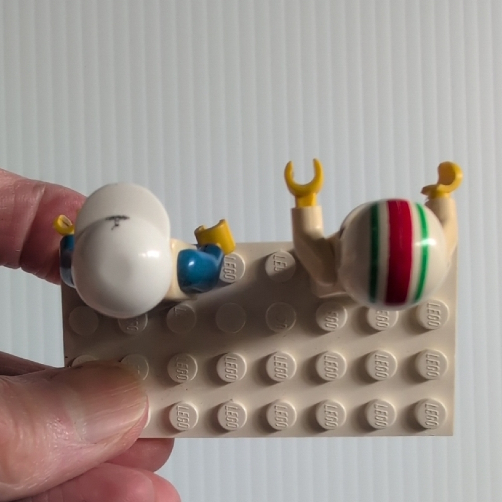 LEGO Racing and Worker Minifigures Set - Picture 3 of 6